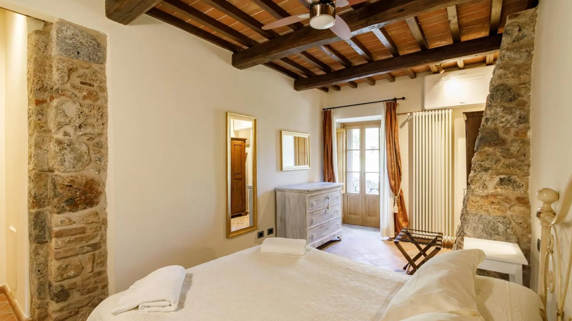 Relais La Costa Historical Residence Monteriggioni Resort